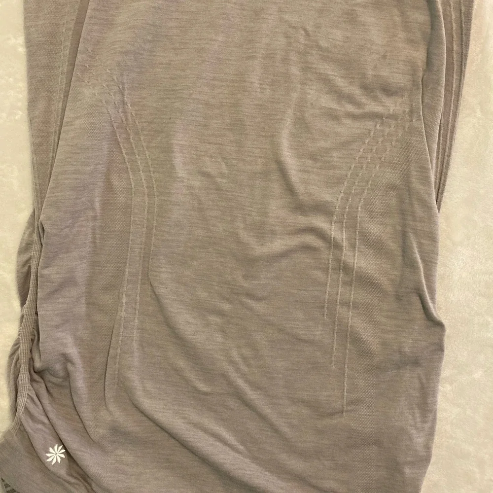 Athleta Wick and Vent Women's Gray Tee Small